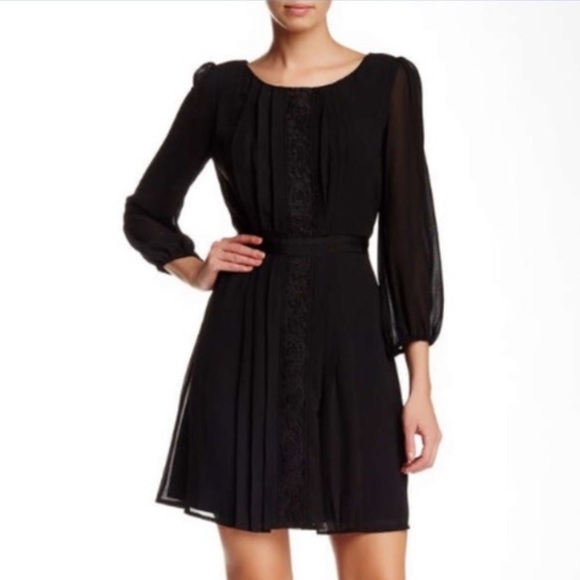 Jessica Simpson Dresses & Skirts - Jessica Simpson pleated Fit&flare dress long sleeve solid black 4